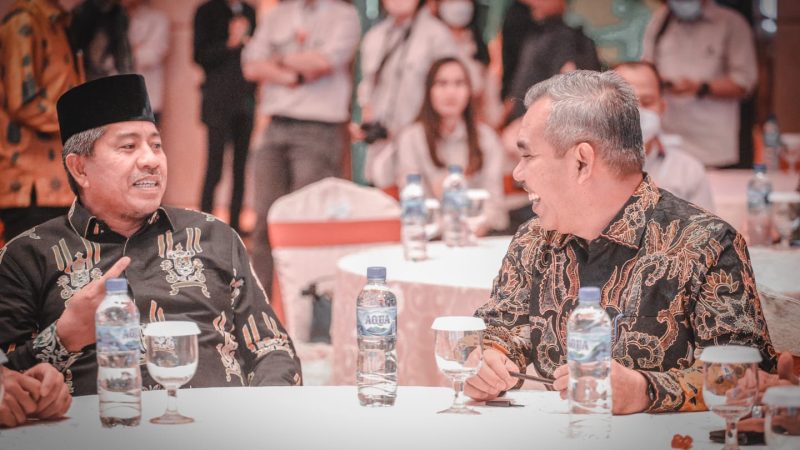 Pj Bupati Kampar Terima Penghargaan Stakeholder ke-2 NSF SKK Migas – KKKS Sumbagut