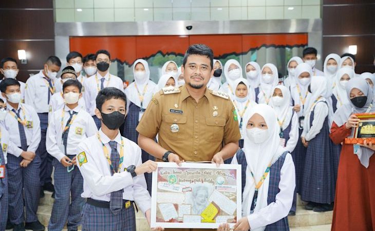 Puluhan Siswa Kunjungi Balai Kota Medan Ingin Tahu Kerja Wali Kota