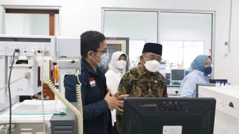 Menko PMK pantau langsung proses pengujian obat sirop di BPOM