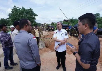 Gubernur Riau Syamsuar Tinjau Kondisi Jalan Lintas Petapahan – Suram
