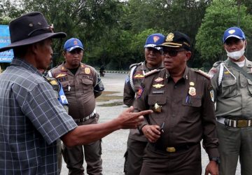 Tidak Mengindahkan Teguran, PKL di Siak Ditertibkan Satpol-PP