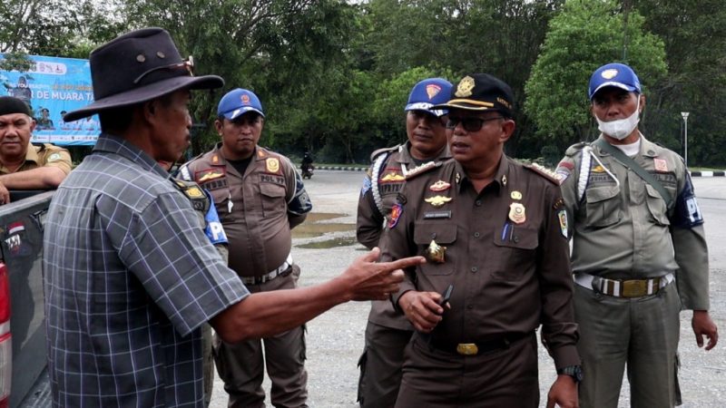 Tidak Mengindahkan Teguran, PKL di Siak Ditertibkan Satpol-PP