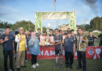 Bupati Bengkalis Kasmarni, hadiri penutupan Turnamen Sepak Bola Tengganau Cup II Tahun 2022