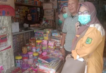 Disdagperin Sisir Warung, BPOM Ambil Sample