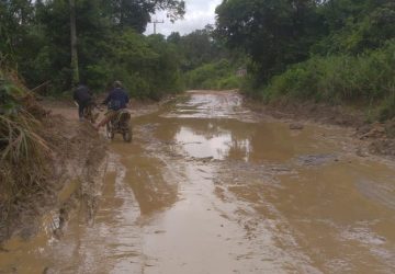 Jalan Rusak Parah, Masyarakat Mangun Jaya-macang Sakti Mengeluh