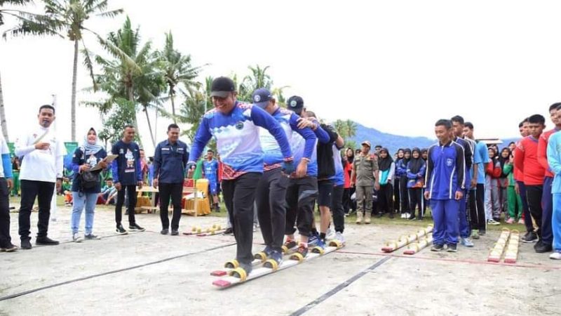 Gubernur Sumsel HD Bersama Bupati Dan Wakil Bupati Ikut Lomba Tradisional Bakiak