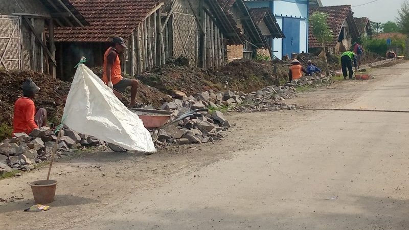 DPW LSM Lira Jateng Geram Terkait Oknum kades Tluwuk Diduga Tidak Transparan