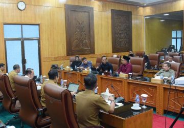 Banggar Gelar Rapat Kerja bersama TAPD Terhadap RAPBD T.A 2023