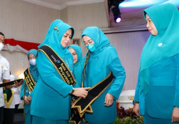 Ketua TP PKK Rasidah Alfedri Dilantik Menjadi Bunda Asuh Anak Stunting Kabupaten Siak
