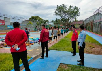 Pastikan Kondisi Warga Binaan Sehat, Aman dan Tertib, Kalapas Muara Enim Herdianto kontrol Blok Hunia