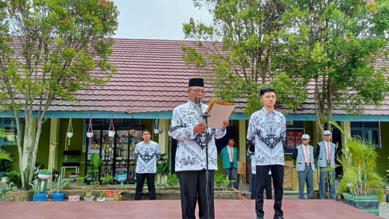 SMA Negeri 2 Rujukan Muara Enim Memperingati HGN ke-29 dan Hari PGRI ke-77 Tahun 2022