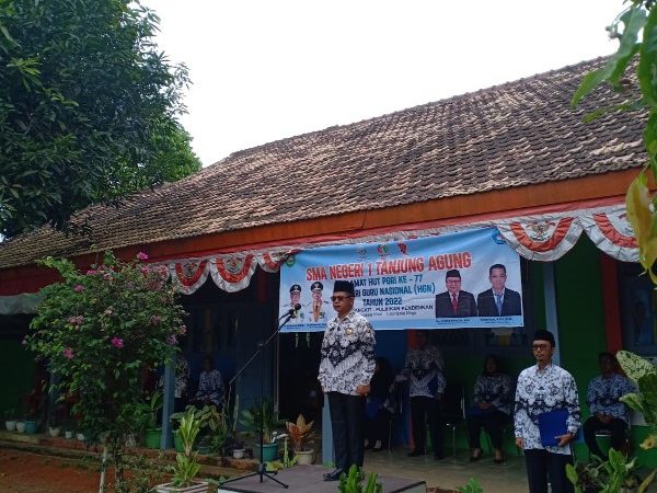 SMA Negeri 1 Tanjung Agung Memperingati HGN ke-29 dan Hari PGRI ke-77 Tahun 2022