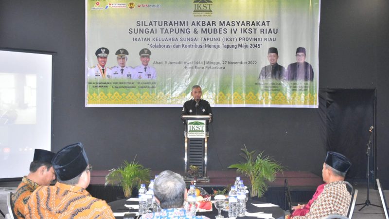 Pj Bupati Kampar Terima IKST Award 2022 Bidang Pemerintahan