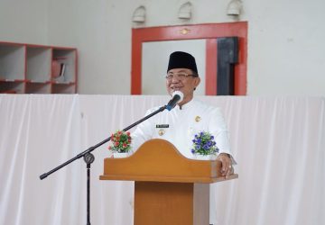 Bupati Inhil HM WARDAN Pantau Langsung Proses Pembagian BLT Kepada Masyarakat