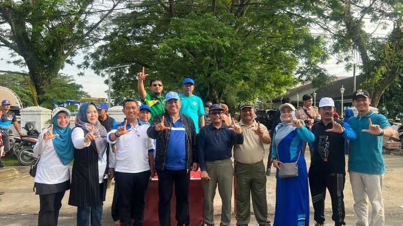 Hadiri Jalan Santai HUT PGRI di Tualang, Bupati Alfedri Sebut Tahun 2024 Pembangunan gedung Guru Segera Dimulai