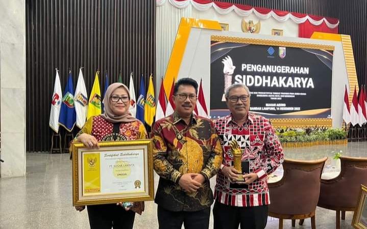 Sekda Thamrin Hadiri Penganugrahan Produktivitas Siddhakarya di Mahan Agung