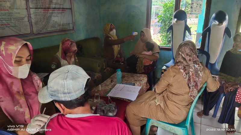 UPTD Puskesmas Air Naningan Melaksanakan Vaksin di Tingkat Desa