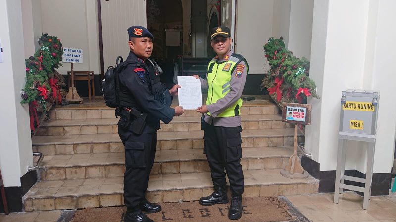 Kapolsek Muntilan Pimpin Sterilisasi Gereja Santo Antonius