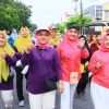 Meriahkan Hari Ibu ke-94, Deswita Kamsol Lepas Peserta Jalan Santai Berhadiah