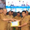 Buka Sarasehan GIAT Desa Pendidikan Menuju DERAPPP, Pj Bupati Kampar Serahkan Sertifikat Kepada 80 Desa Pendidikan
