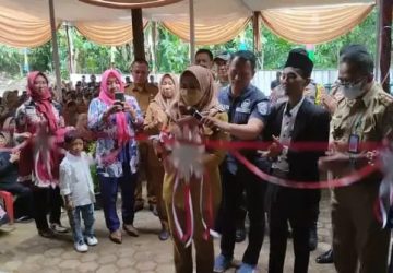 Bupati Dewi Hadiri Sekaligus Resmikan Gedung Lembaga Pendidikan PKBMB