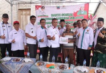 Pemkab Lamsel Bersama Baznas Berikan Bantuan Kepada Warga Yang Terdampak Angin Kencang di Desa Ketapang