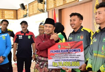 Berhasil Raih Juara Umum Pada Porprov X di Kuansing, Wabup Serahkan Bonus