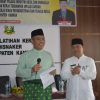 Terus Lakukan Upaya mengatasi Pengendalian Inflasi, Pj Bupati Kampar menyerahkan Bantuan Sosial Berupa Barang