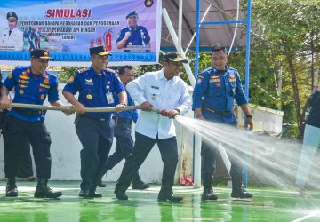 Cegah Kebakaran, Dinas Damkar Simulasi APAR di Rumah Dinas Wabup