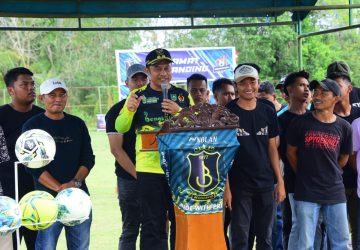 Ditandai Tendangan Pertama, Wakil Bupati Bengkalis Buka Turnamen Sepak Bola Berancah CUP I