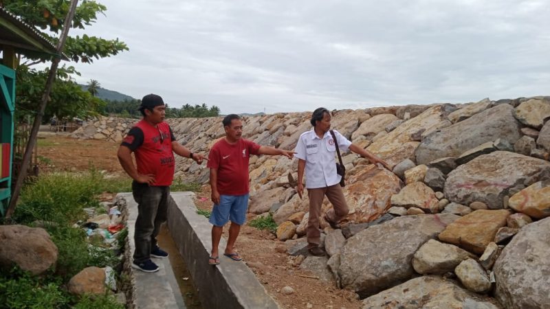 Proyek Tanggul Pemecah Ombak Dinilai Asal Jadi, Kades Jarsiman Layangkan Protes dan Ultimatum