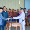 Suardesi Dipercaya untuk Mengucapkan Fakta integritas pada Acara Pelantikan 39 Kades di Kabupaten Kerinci