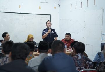Perjuangkan Zero Blankspot di Pedesaan, Kadiskominfotik Rohil Turun Langsung Laksanakan Sosialisasi