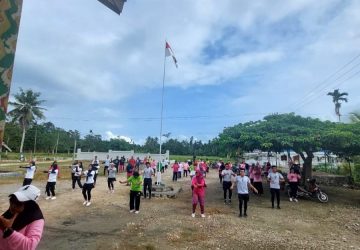Satgas Pamtas Yonif 132/BS dan Masyarakat Distrik Mannem Gelar Senam Bersama