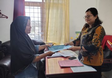 Puluhan Kaum Wanita Warga Desa Miga Datangi Kantor Camat
