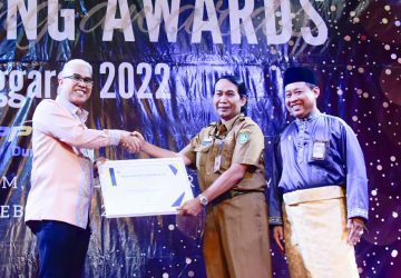 Pemkab Bengkalis Terima Penghargaan Terbaik sebagai Pemerintah Daerah Penyaluran Dana Desa Tergesit