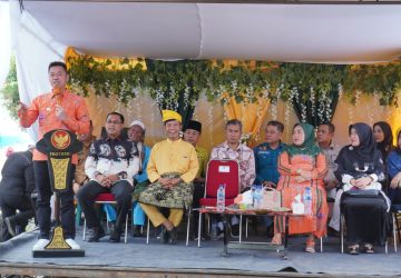 Tinjau Perekaman E-KTP Untuk Masyarakat Suku Bonai, Bupati : KTP Wajib Dimiliki Setiap Warga Negara