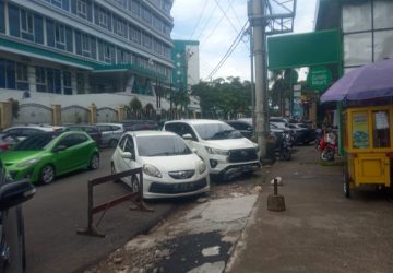 Semua Orang Punya Hak Termasuk Jalan Raya, Pemkot Tutup Mata !!