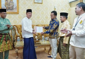 Bupati Rohil Terima Dua Penghargaan dari Dirjenpol dan Adipsi