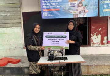 Dukung Perempuan Kreatif dan Berwirausaha, IZI Riau Serahkan Bantuan Mesin Jahit