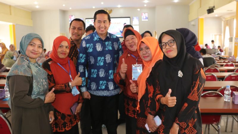 Plt. Bupati Buka Pelatihan Motivasi Hypnoteaching dan Hypnolearning