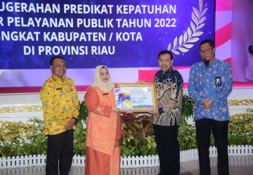 Bupati Kasmarni Terima Penganugerahan Predikat KSPP Kategori Tertinggi di Riau