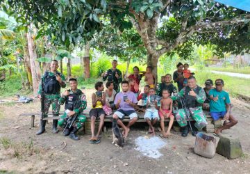 Ciptakan Hubungan Yang Harmonis, Satgas Yonif 132/BS Mengunjungi Masyarakat Kp. Kalimao