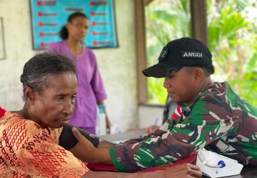 Satgas Pamtas Yonif 132/BS Serta Puskesmas Arso Gelar Pelayanan Kesehatan