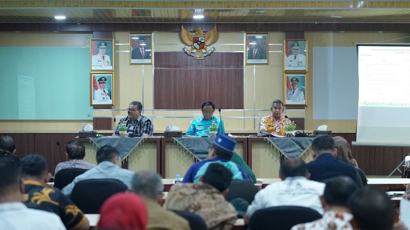 Bupati HM WARDAN Pimpin Rapat Evaluasi Realisasi Fisik Dan Keuangan APBD Inhil Periode Februari 2023