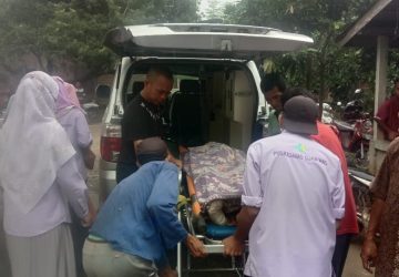 Warga Pinang Belarik Menemukan Mr. X Hanyut di Sungai Lematang