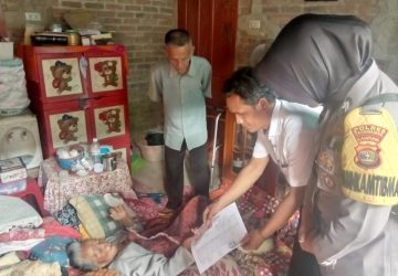 Kakon Banjar Sari Talang Padang Bagikan BLT Selama 3 Bulan