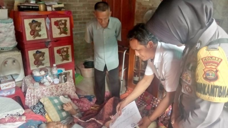 Kakon Banjar Sari Talang Padang Bagikan BLT Selama 3 Bulan