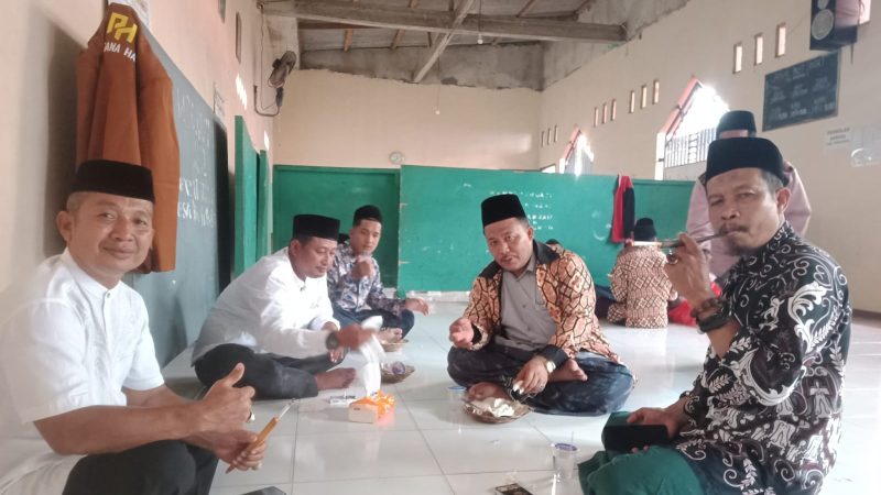 Kades Toto Aminuddin Hadiri Khataman dan Imtihan Al-Qur’an Metode Qiroati Ke-6 TPQ Ar-Rohmah di Kec. Ketapang