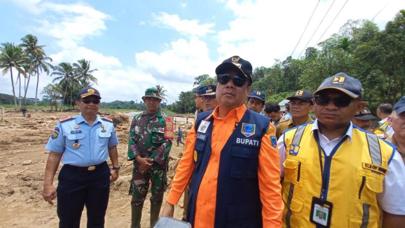 Bupati Lahat Sambut Bantuan Lapas Kelas IlA Lahat Korban Banjir Bandang